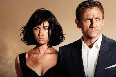 Quel acteur français interprète le méchant dans James Bond "Quantum of Solace" ?