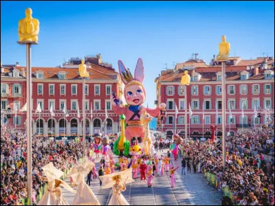 Quel est ce carnaval qui se déroule traditionnellement au mois de février sur la place Massena ?