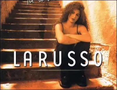 1998 > Les reprises, c'est bien pour les chaussettes mais aussi pour les chansons... Après "Je survivrais", Larusso reprend encore Régine, et on n'est pas près de l'oublier... Trouvez le titre !