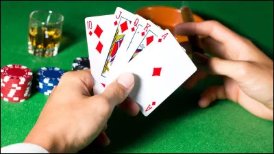Laquelle de ces combinaisons de cartes est la plus élevée au poker ?