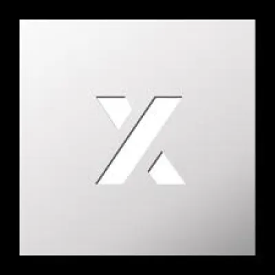 Comment appelle-t-on couramment la race de chien "xoloitzcuintle" ?