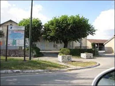 Commune de l'arrondissement de Villeneuve-sur-Lot, Paulhiac se situe dans le département ...