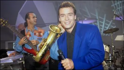 Dans le jeu télévisé "Fa Si La Chanter", combien de chansons le candidat devait-il identifier lors de la finale ?