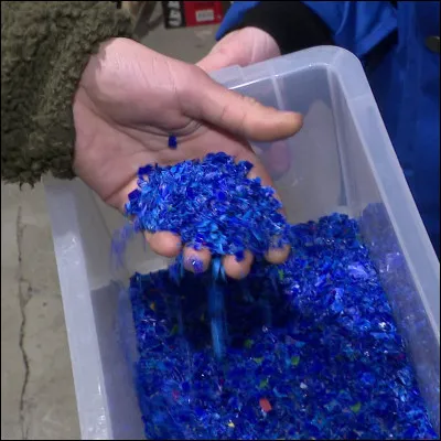 Quelqu'un vous dit qu'il peut vous vendre du plastique presque "hyalin" ! Que lui dites-vous ?