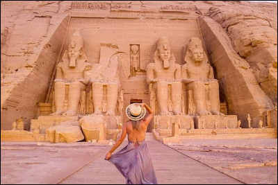 Dans quelle ville se trouve ce temple construit par Ramsès II ?