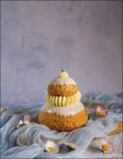 Quel est le nom de cette délicieuse pâtisserie à la vanille ?