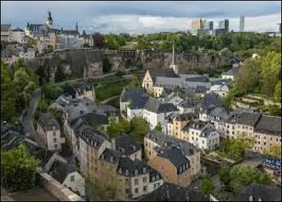 Le Luxembourg a pour capitale...
