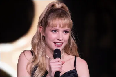 Et elle ? Qui est-ce ?