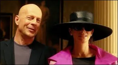 Quand Julia Roberts, en manteau rose, joue Julia Roberts aux côtés de Bruce Willis qui joue... Bruce Willis