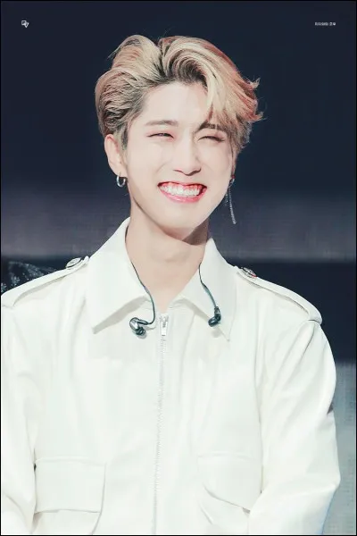 Par qui HAN se fait-il courser dans le MV ?