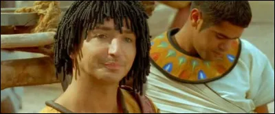 Quel rôle joue Edouard Baer dans "Astérix et Obélix : Mission Cléopâtre" ?