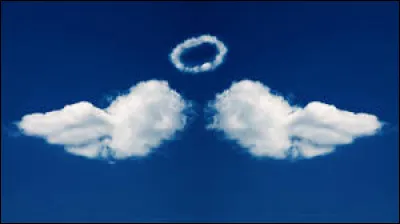 La baie des Anges s'étend de Nice jusqu'au...