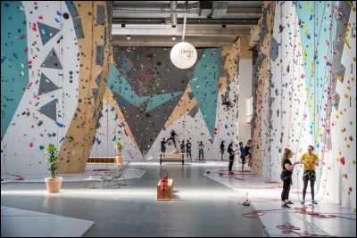 L'une des plus hautes salles d'escalade de France est à :