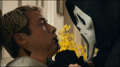 Soudain, il te voit et essaye de te planter un couteau dans la gorge. Il a malheureusement réussi. Que fais-tu ?