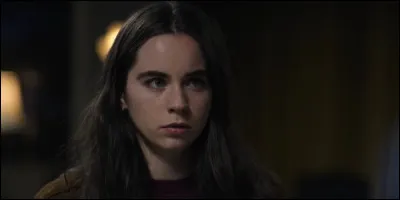 Voici Maddie Redfield. Dans quelle série Netflix voit-on cette jeune fille ?