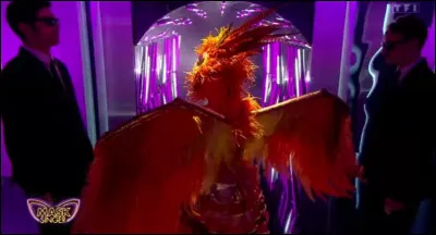 Qui était derrière le costume du phénix et a été démasqué le vendredi 28 avril 2023 ?