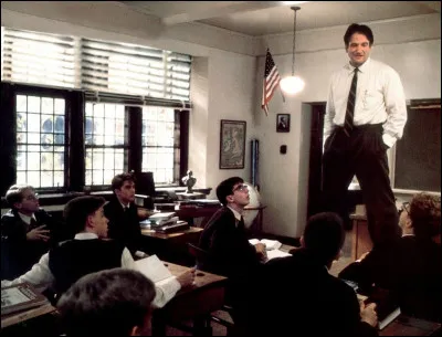 Dans quel film Robin Williams joue-t-il le rôle du professeur Keating ?