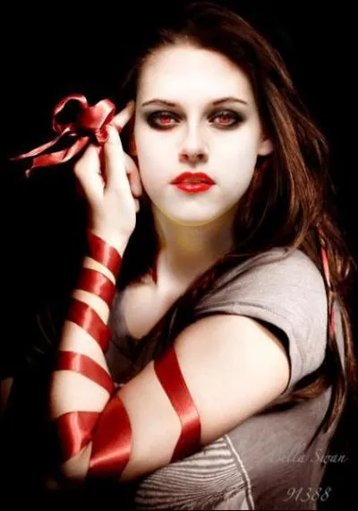 Comment s'appelle le vampire qui va mordre Bella dans 'Fascination' ?