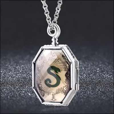 "Collier. Précieux. Frodon." correspondent à :