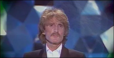 Sur une musique de rêve, on écoute sa voix suave "Tous les soirs sans fin, je traînais sur ma vespa, dans mon gilet de satin". C'était :