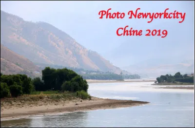 Quelle est ce fleuve en Y, le plus important de Chine et d'Asie, le troisième au monde avec 6 380 km de long qui se jette dans la mer de Chine ?