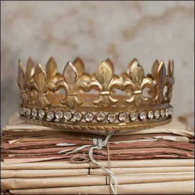 Dans lequel de ces pays le roi est-il élu par ses pairs  ?