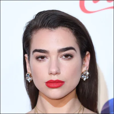 Avec qui Dua ne s'entend-elle pas ?