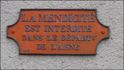 2006 > Il arrive en catimini, Kamini, avec un titre improbable [...lequel ?], évoquant sur un ton sarcastique son vécu : ça fait bien un peu Rimbaud, mais ça ait mal vers l'Aisne...