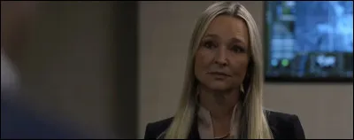 Voici le personnage de Michelle. Elle est la présidente des Etats-Unis. Dans quelle série cela se passe-t-il ?