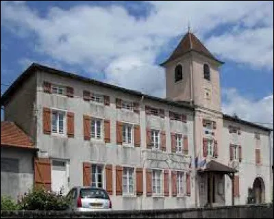 Nous partons dans le Grand-Est, à Racécourt. Commune incluse dans l'aire d'attraction Mirecurtienne, elle se situe dans le département ...