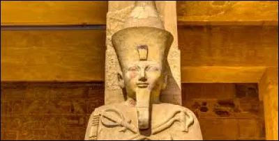 Comment s'appelle la petite sur d'Hatchepsout ?
