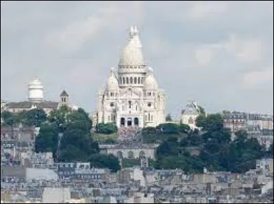 Le Sacré-C&oelig;ur, cette basilique s'inscrit dans le contexte de recharge sacrale et sa construction s'est déroulée dans le cadre de l'instauration d'un « ordre moral » faisant suite aux événements de la Commune de Paris, dont Montmartre fut un des hauts lieux ?