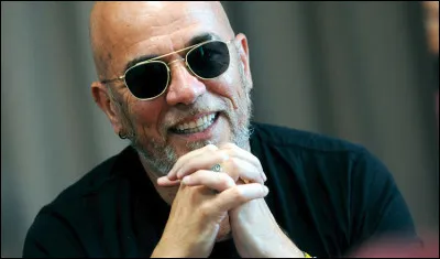 Complétez les paroles de cette chanson de Pascal Obispo intitulée "Lucie" : "Regarder devant soi / Sans jamais baisser les bras, je sais / C'est pas ... à tout / Mais faut se forcer parfois".