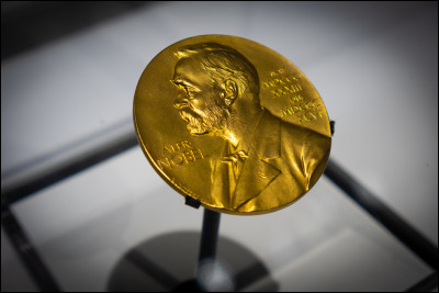 Quelle femme a obtenu deux fois le prix Nobel ?