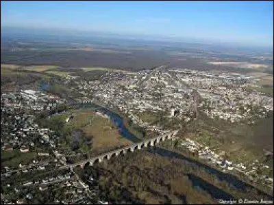 Cette ville de la région Centre, située au sud ouest de Bourges et peuplée de 6200 habitants, c'est Saint-Florent sur ...