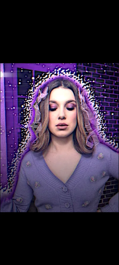 Comment s'appelle l'actrice qui joue Max ?