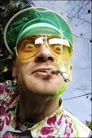 Quel est le ralisteur, proche du mouvement punk, de Porn of The Dead et Texas Vibrator Massacre ?