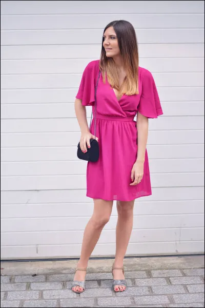 Ce vêtement est aussi joli que les chaussures de la question précédente ! Cest une...