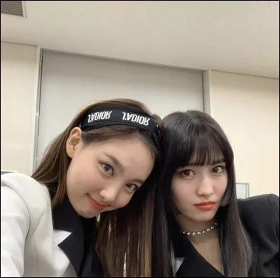 Quelle est la combinaison correcte des prénoms de Nayeon et Momo ?