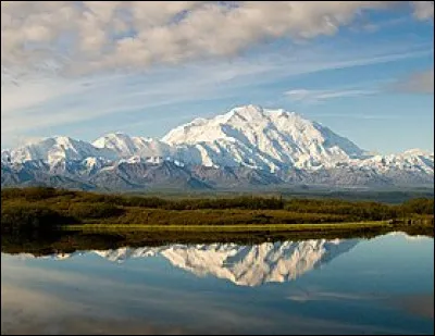 Le plus haut sommet des États-Unis s'appelle...