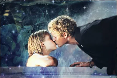 Emma est avec deux personnes, qui sont...