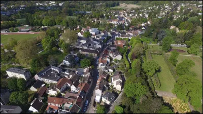 Cette ville de 21 000 habitants du département de lEssonne et de l'ancienne région du Hurepoix, c'est Gif sur ...