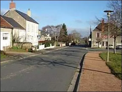 Village de l'arrondissement de La Châtre, dans la région naturelle du Boischaut Sud, Feusines se situe dans le département ...