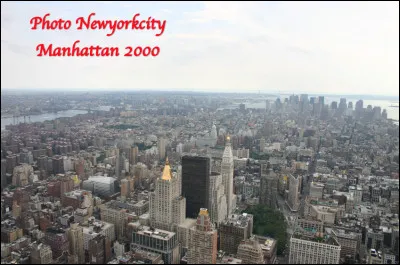 Quelle est la ville des États-Unis la plus peuplée avec 8,60 millions d'habitants, centre mondial pour le commerce, la finance, l'art, les médias, la mode, la recherche et la technologie ?