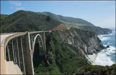 Qui chantait "La Californie" ?