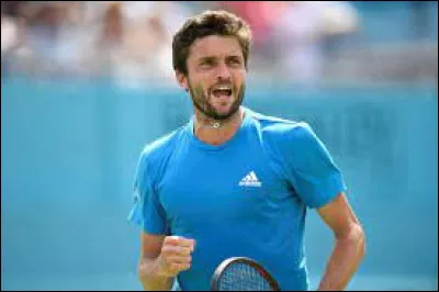 Ce joueur de tennis vainqueur de quatorze titres entre 2007 et 2018, c'est ... Simon
