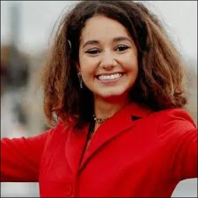 Qui est cette youtubeuse ?