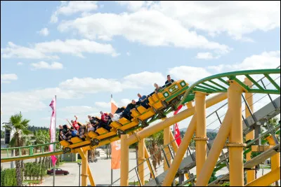 C'est Intamin qui a construit Maceraperest.