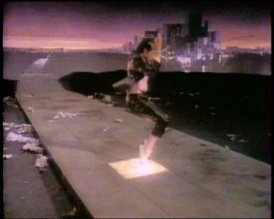Dans quel clip Michael Jackson claire-t-il les pavs en marchant dessus ?