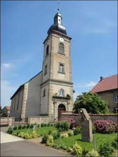 Village de l'arrondissement de Sarrebourg-Château-Salins, dans le pays des Étangs, Léning se situe dans le département ...